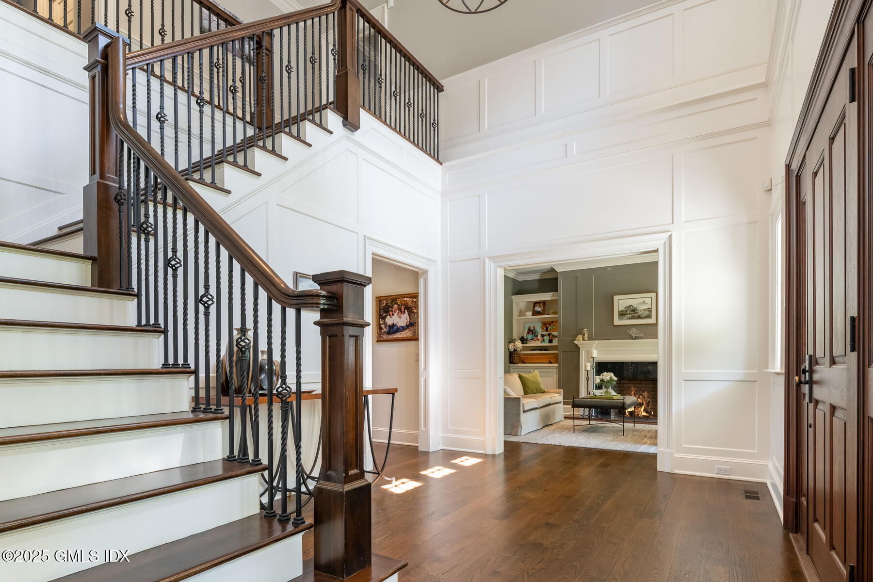 10 Birch Lane Greenwich, CT 06830 - Photo 4 of 30 FOYER