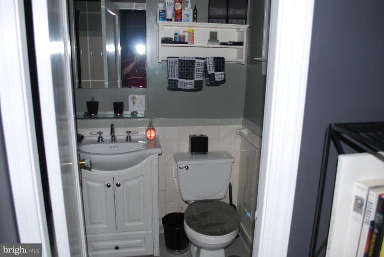 3740 Gunston Road, Unit 90837 Alexandria, VA 22302 - Photo 8 of 11 Bathroom