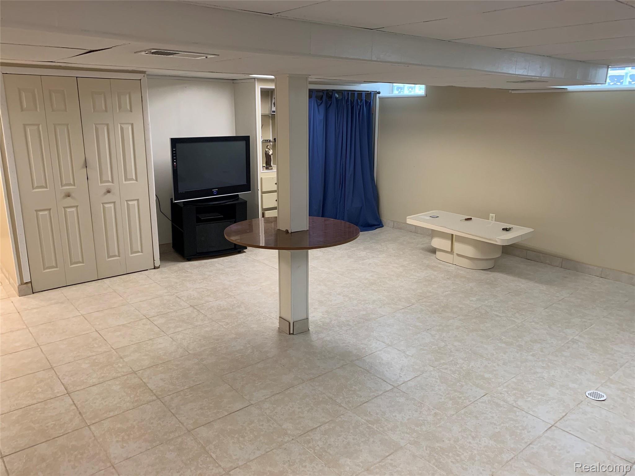 35824 Shell Drive Sterling Heights, MI 48310 - Photo 17 of 23 3BB1D36D-792C-4E82-89B6-98951A5C406D.jpeg