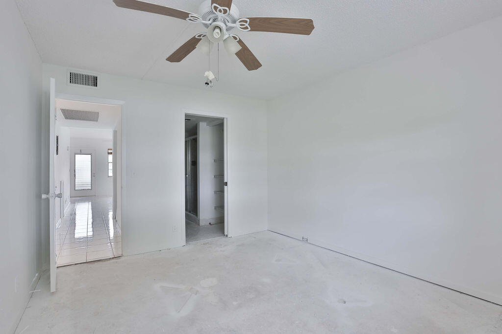 1008 Hythe A Boca Raton, FL 33434 - Photo 12 of 29 3K6A1729
