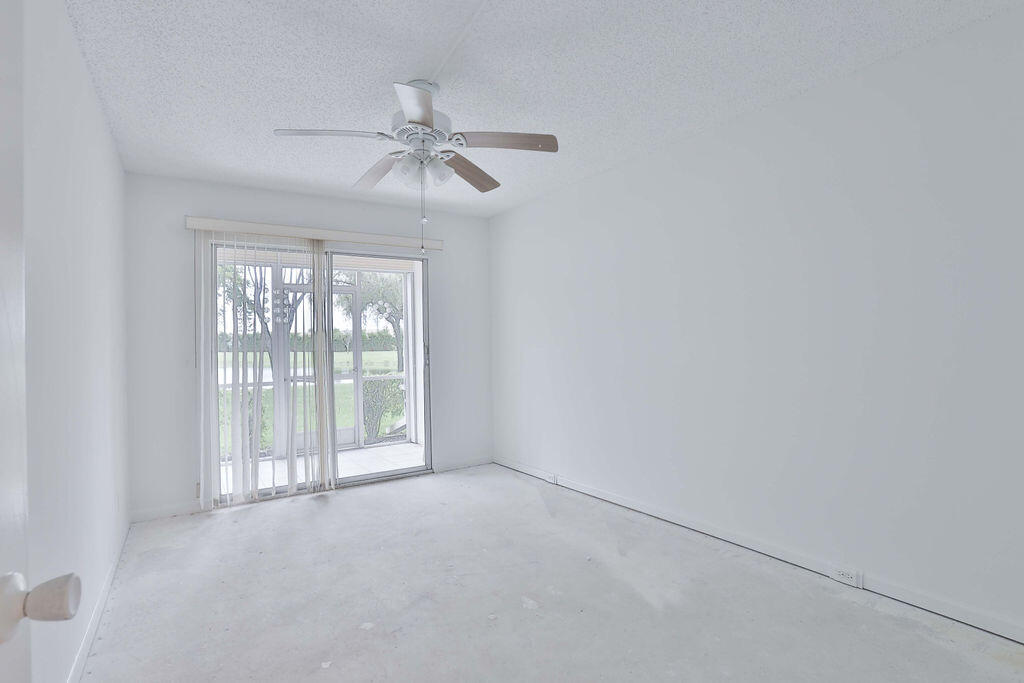 1008 Hythe A Boca Raton, FL 33434 - Photo 14 of 29 3K6A1745