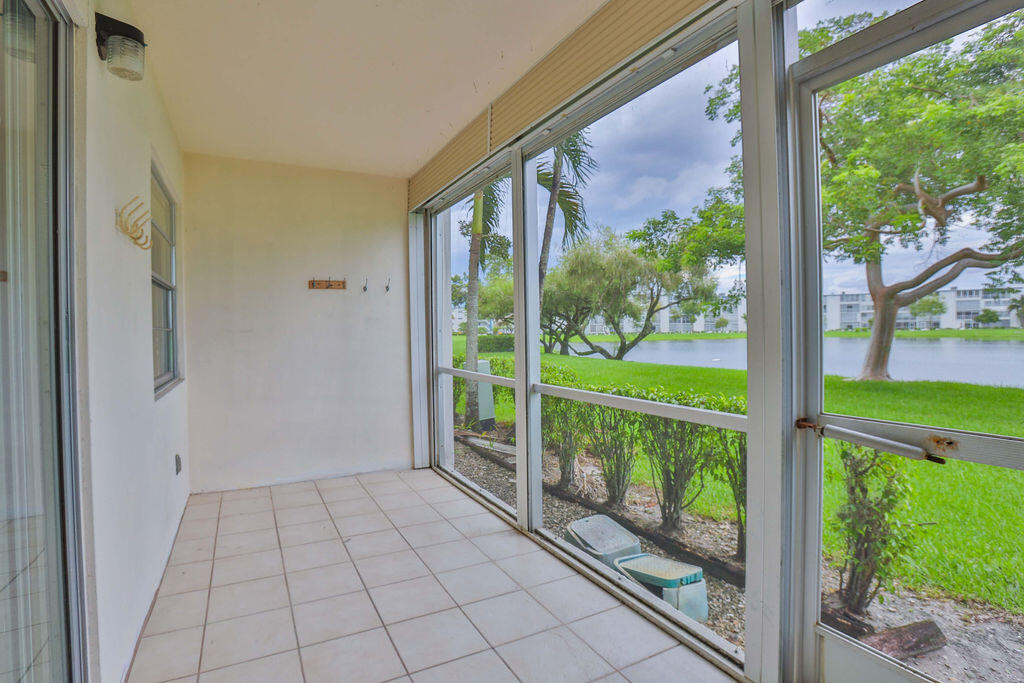 1008 Hythe A Boca Raton, FL 33434 - Photo 16 of 29 3K6A1769