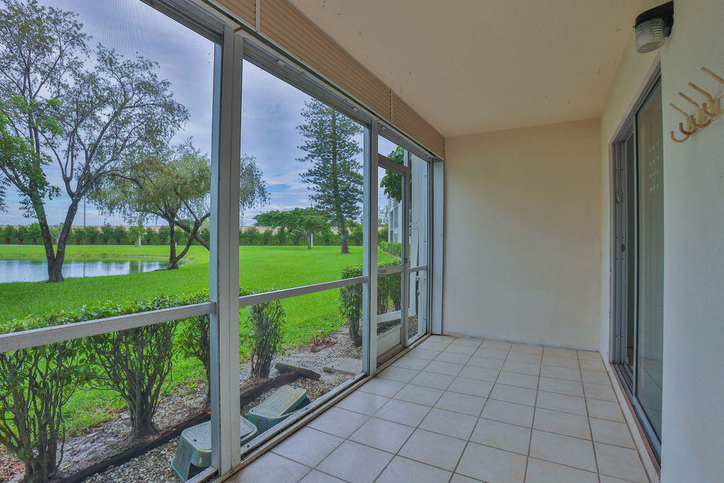 1008 Hythe A Boca Raton, FL 33434 - Photo 17 of 29 3K6A1781
