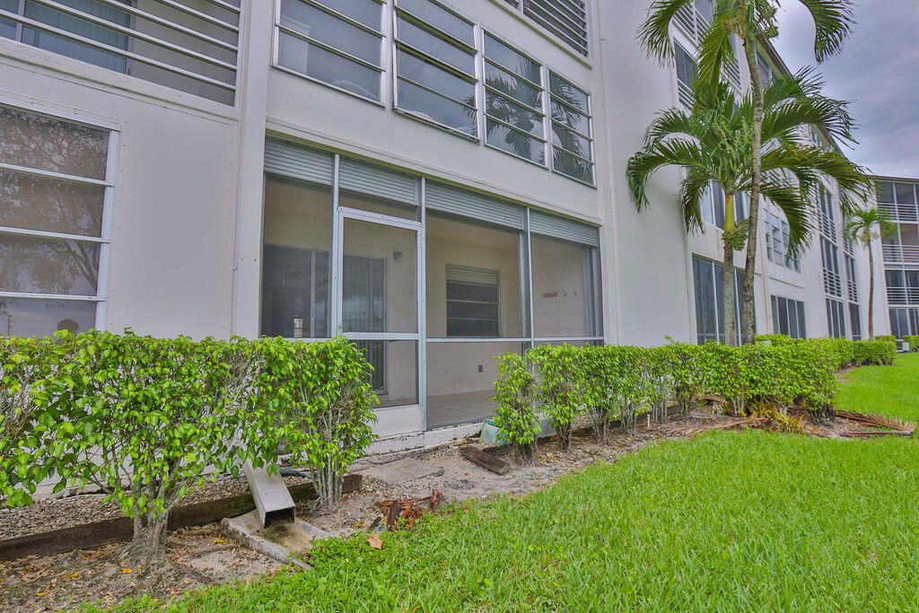 1008 Hythe A Boca Raton, FL 33434 - Photo 18 of 29 3K6A1789