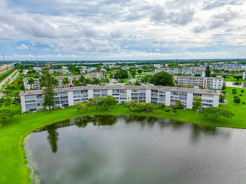 1008 Hythe A Boca Raton, FL 33434 - Photo 27 of 29 photo_2022-09-16_23-35-54