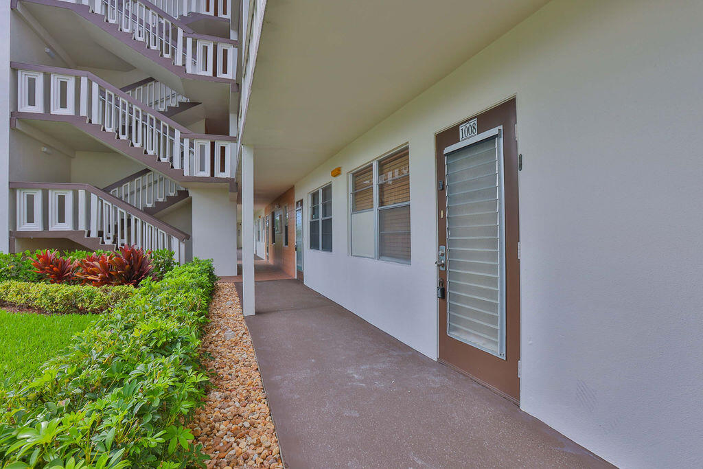 1008 Hythe A Boca Raton, FL 33434 - Photo 3 of 29 3K6A1825