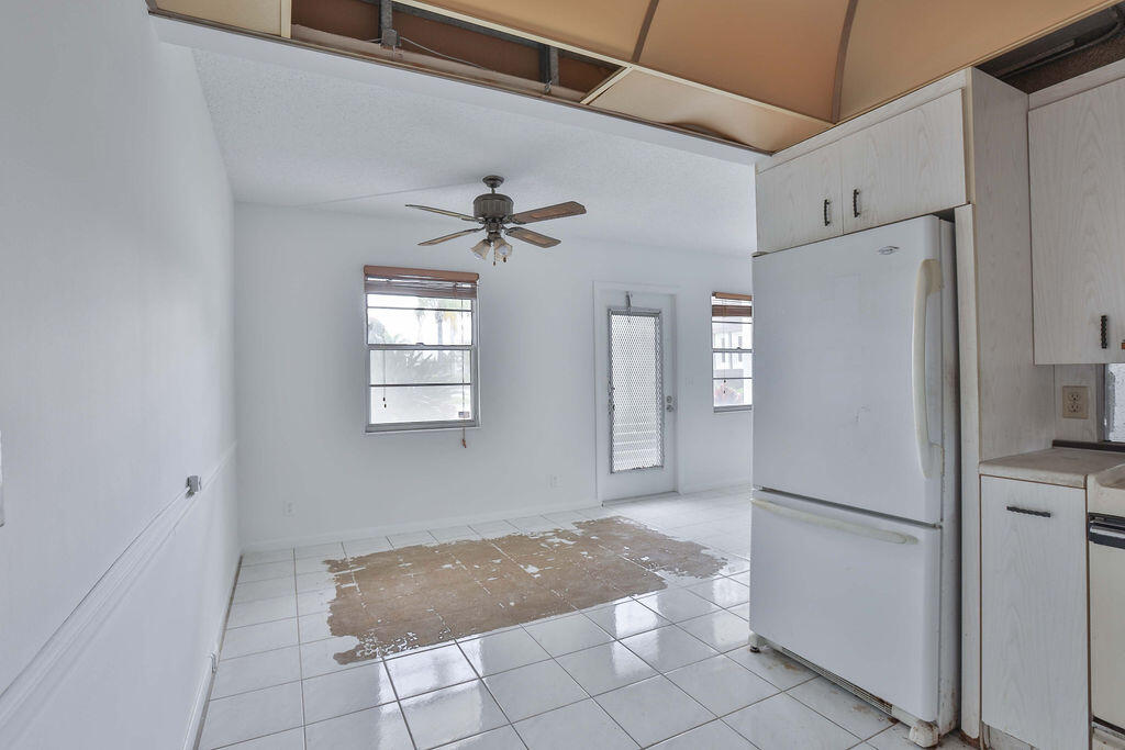 1008 Hythe A Boca Raton, FL 33434 - Photo 7 of 29 3K6A1813