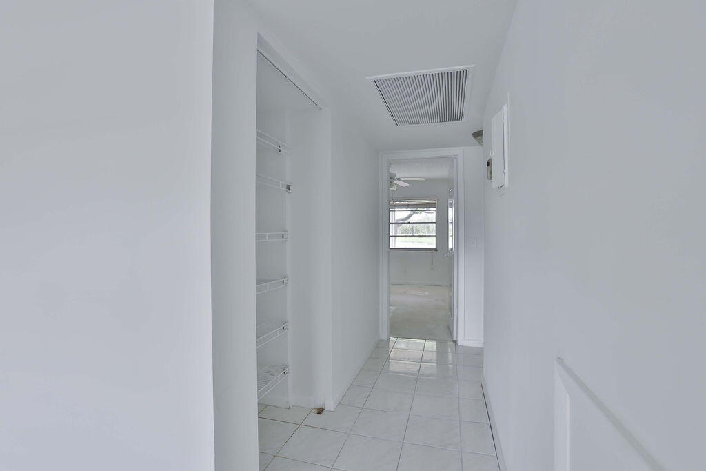 1008 Hythe A Boca Raton, FL 33434 - Photo 8 of 29 3K6A1801
