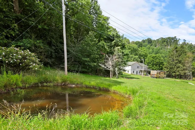 $469,900 | 31 Barlow Road, Elk Park, NC 28622