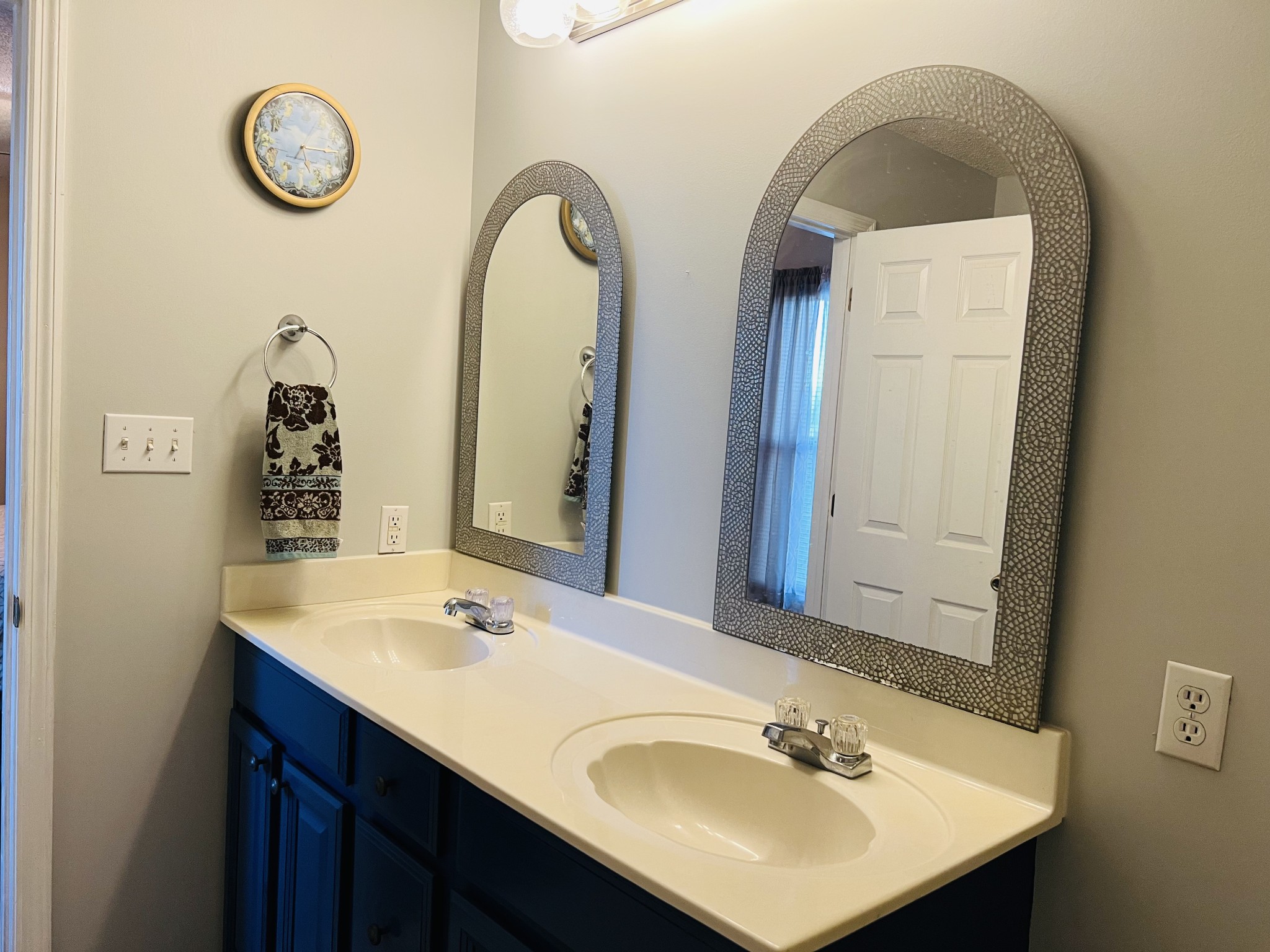 106 Wells Lee Road Elora, TN 37328 - Photo 15 of 33 Primary bath features double sinks with mirrors