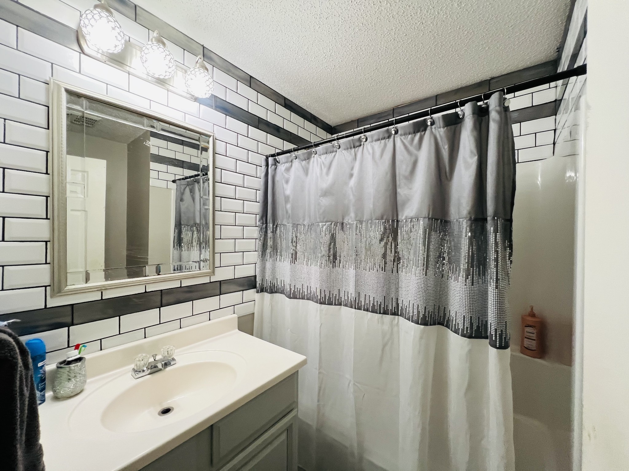 106 Wells Lee Road Elora, TN 37328 - Photo 20 of 33 Nice hallway bathroom near extra bedrooms