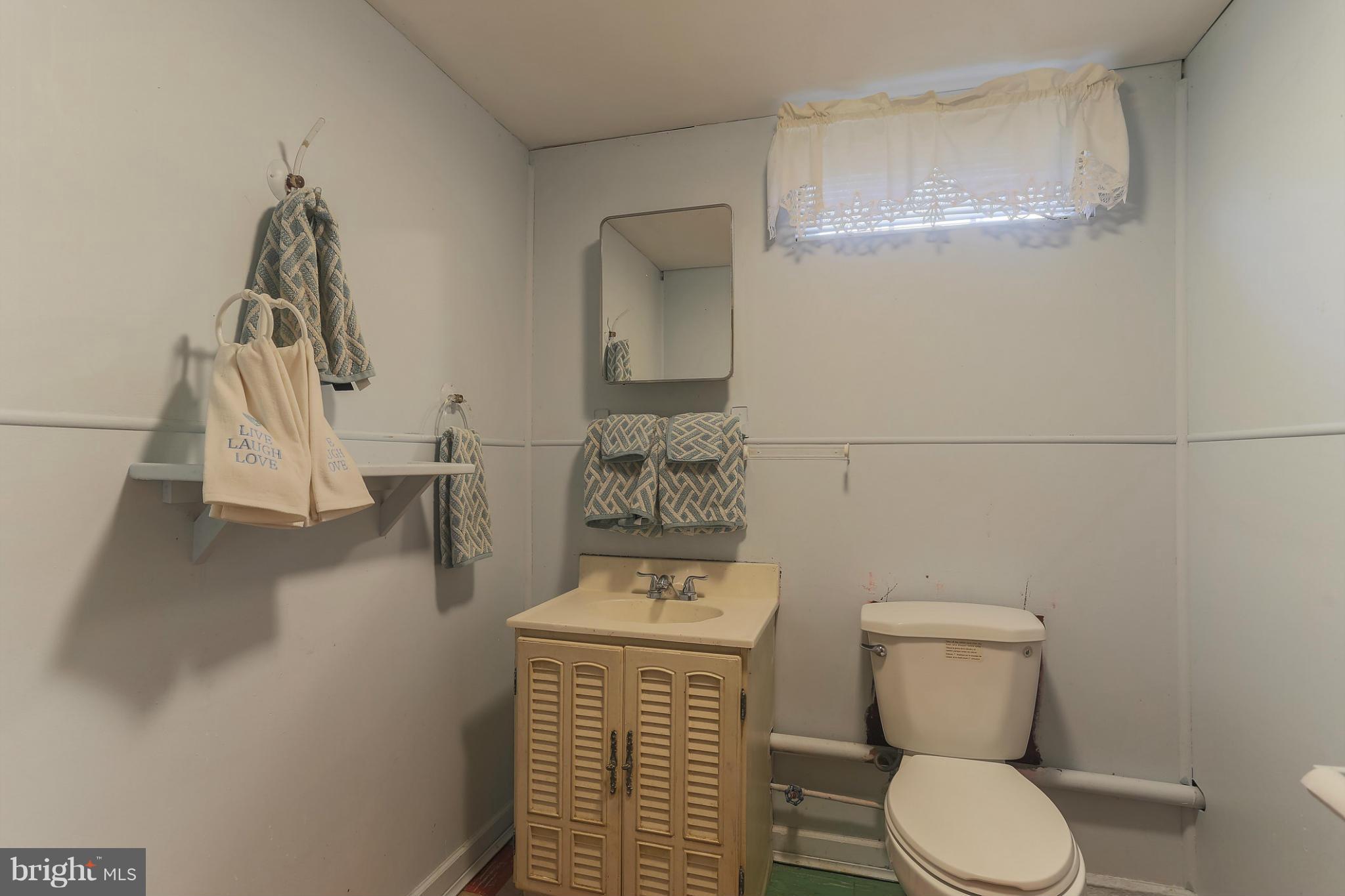 3212 Mayfair Road Baltimore, MD 21207 - Photo 17 of 22 Bath