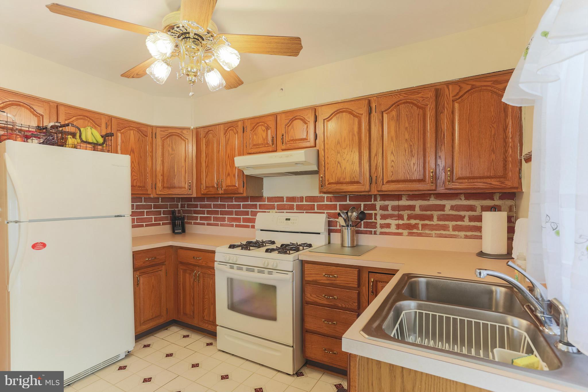 3212 Mayfair Road Baltimore, MD 21207 - Photo 8 of 22 Kitchen