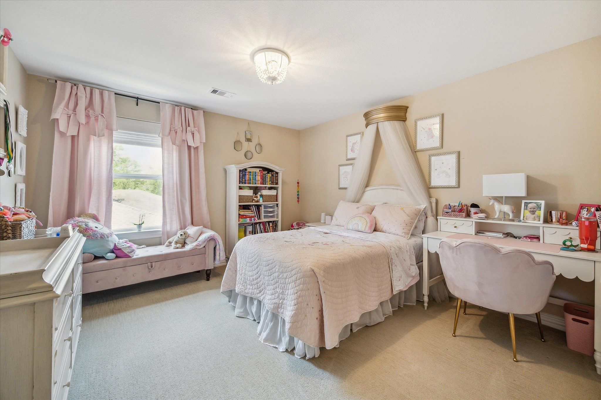 1515 Thornton Road Houston, TX 77018 - Photo 27 of 39 One of the four secondary bedrooms located on the second level of the home.