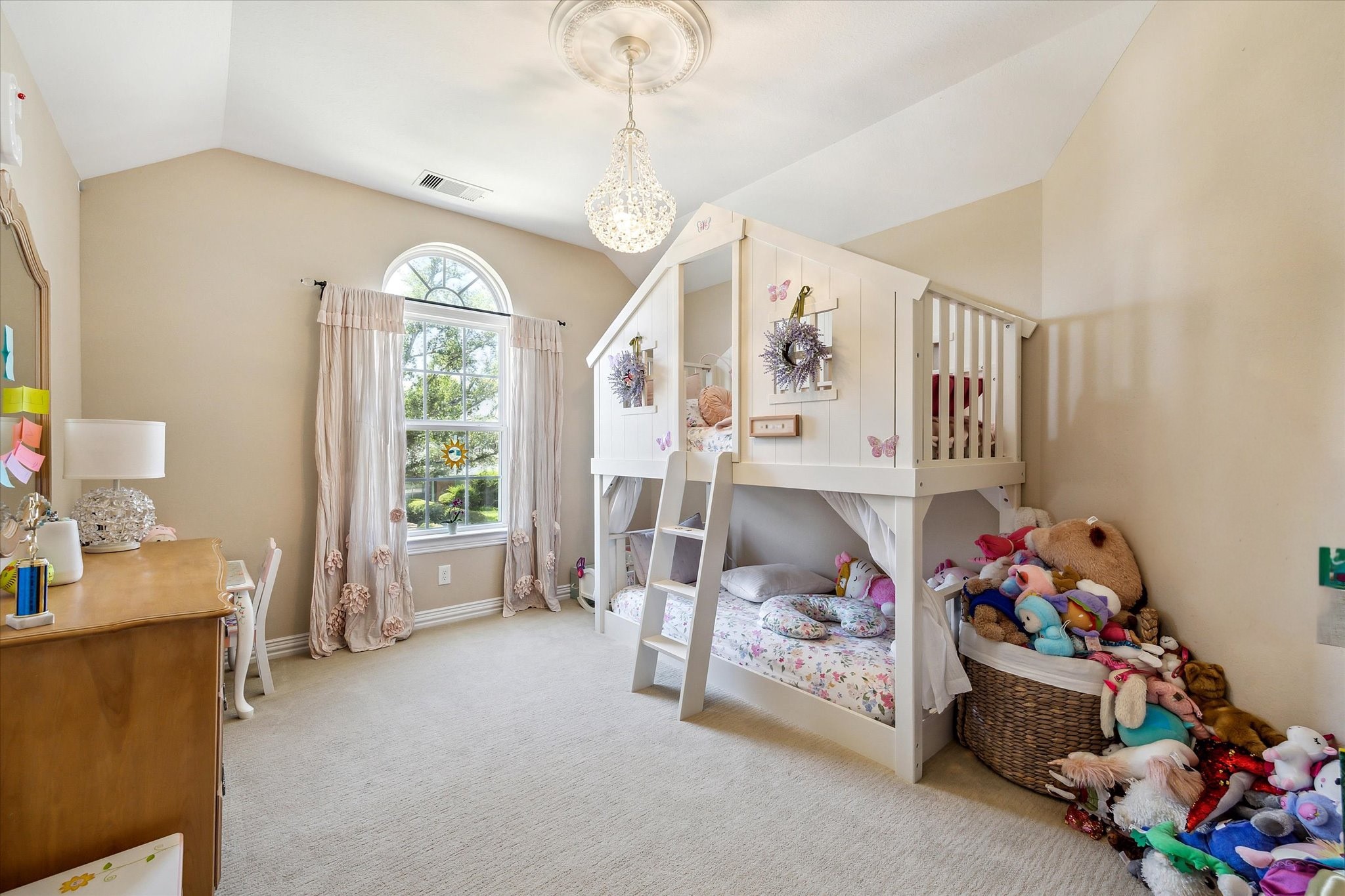 1515 Thornton Road Houston, TX 77018 - Photo 28 of 39 One of the four secondary bedrooms located on the second level of the home.