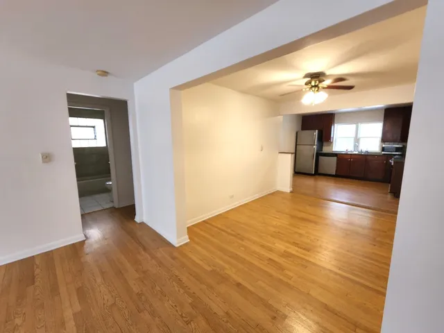 $2,000 | 8847 La Crosse Avenue, Unit 304, Skokie, IL 60077