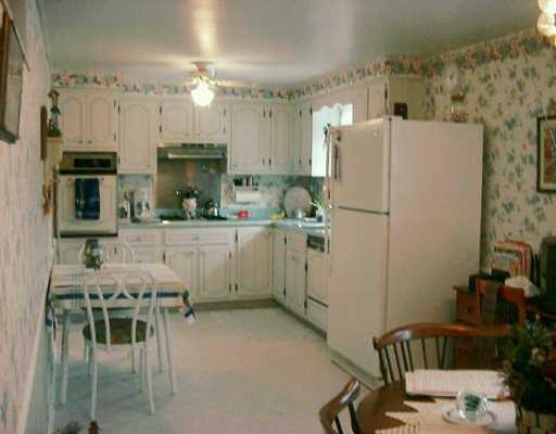 1496 Prospect Road Baldwin, PA 15227 - Photo 4 of 8 Kitchen.