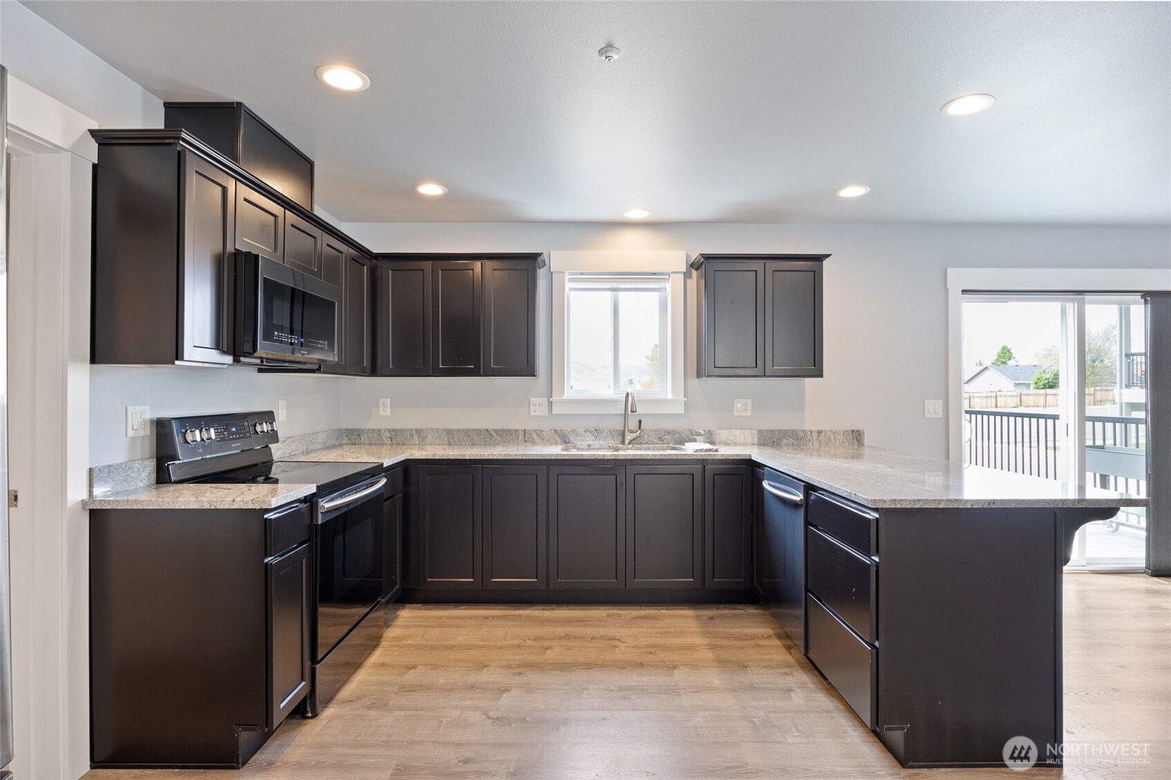 2436 Berkley Loop East Wenatchee, WA 98802 - Photo 15 of 39