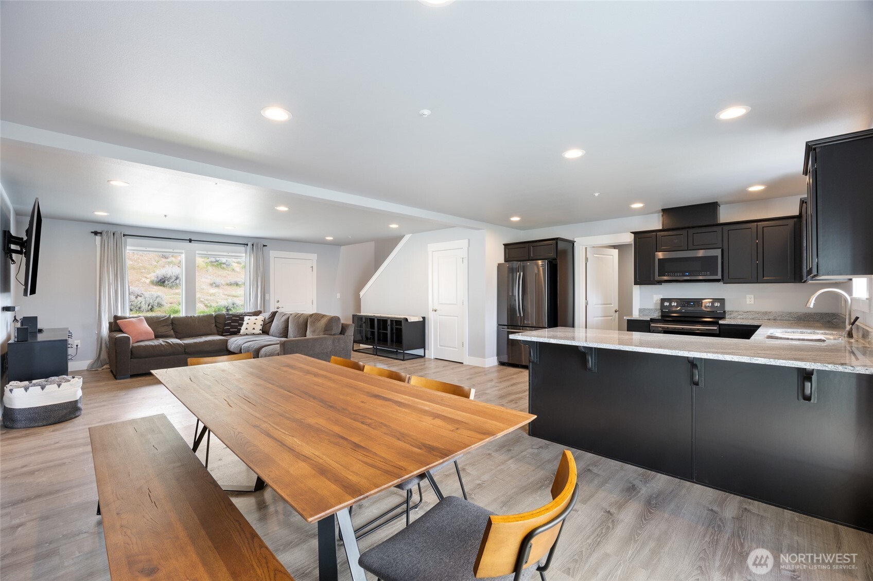2436 Berkley Loop East Wenatchee, WA 98802 - Photo 10 of 39
