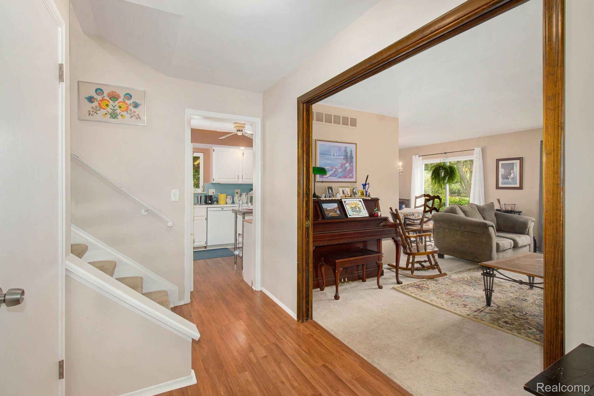 Foyer 22632 Winfield