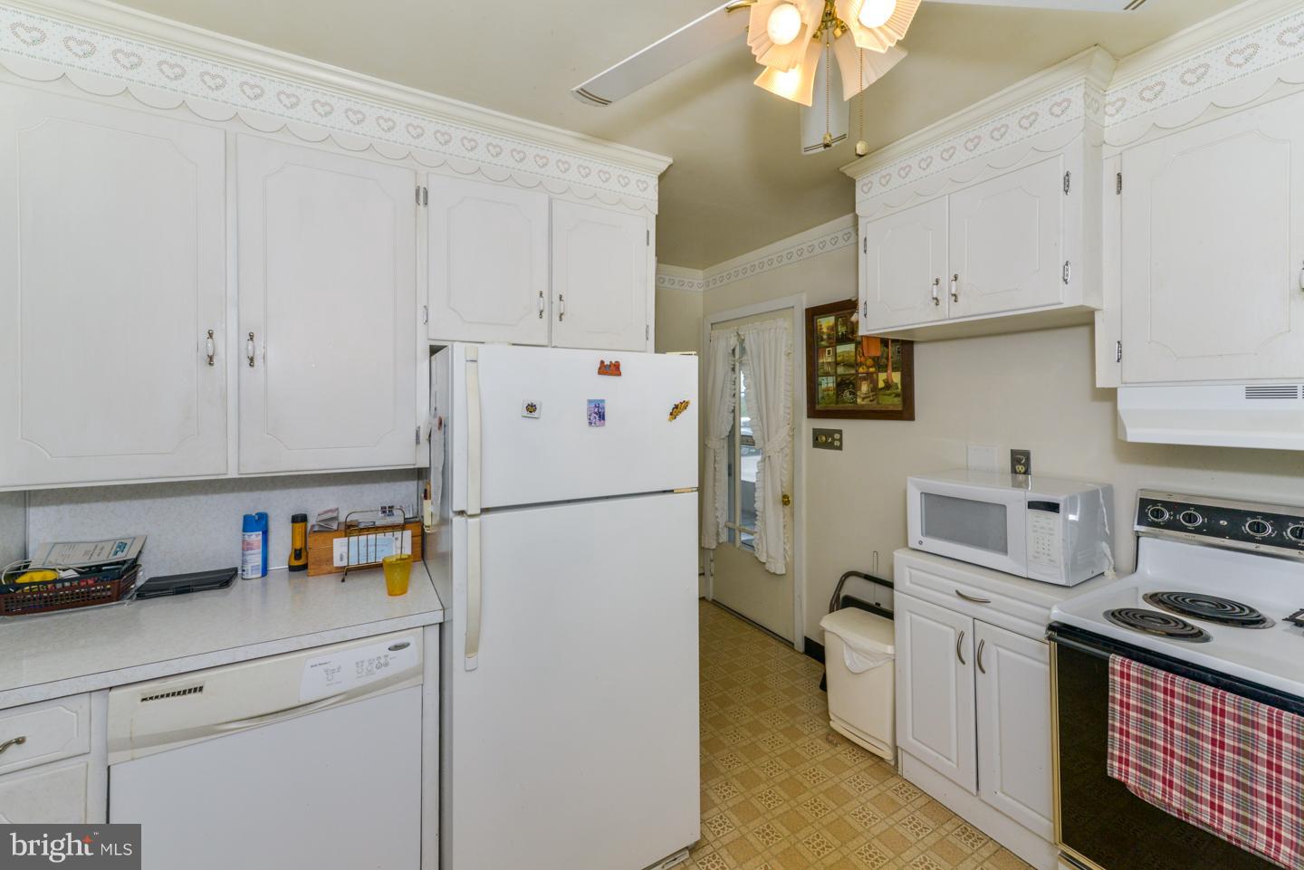 8205 Warm Spring Road Greencastle, PA 17225 - Photo 17 of 23 Kitchen