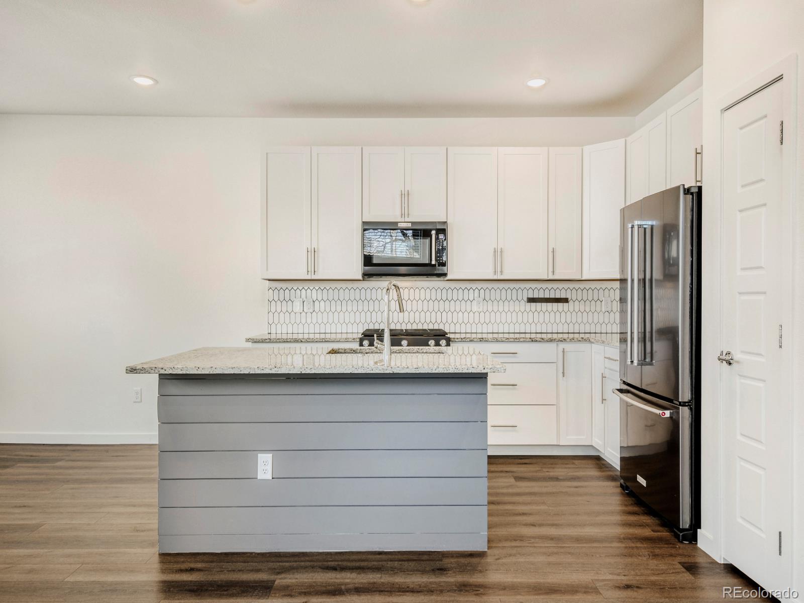 11737 West 45th Place Wheat Ridge, CO 80033 - Photo 4 of 28