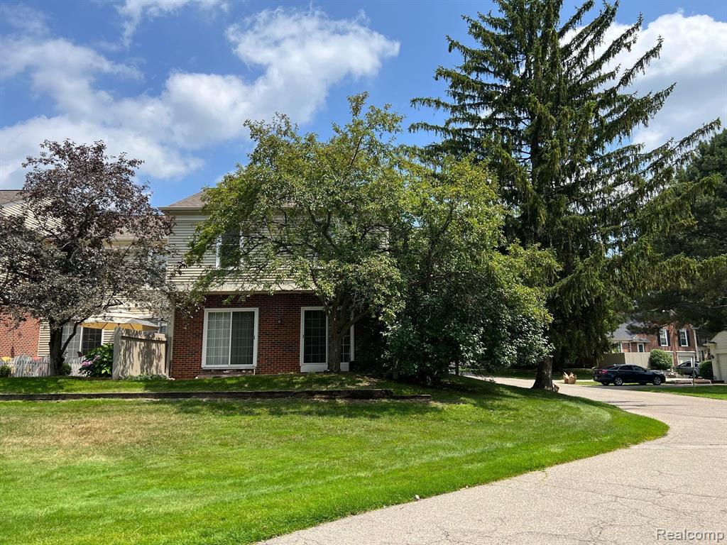 1185 Pine Ridge Court Rochester Hills, MI 48306 - Photo 3 of 21