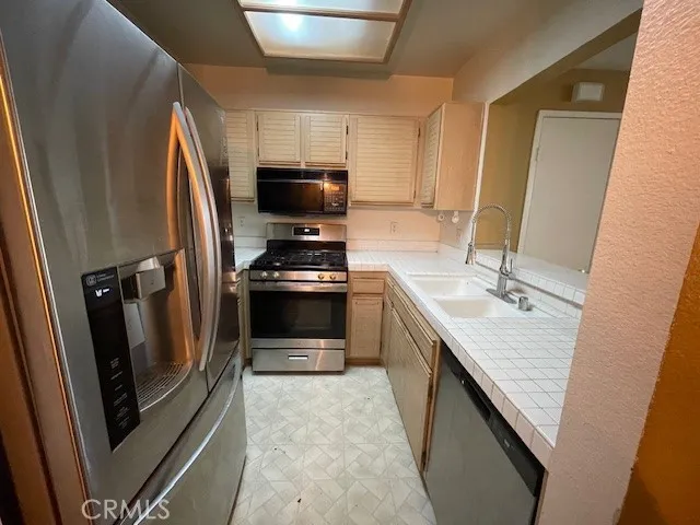 $489,790 | 24149 Del Monte Dr., Unit 311, Valencia, CA 91355