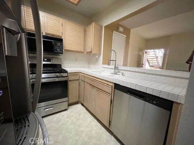 $489,790 | 24149 Del Monte Dr., Unit 311, Valencia, CA 91355