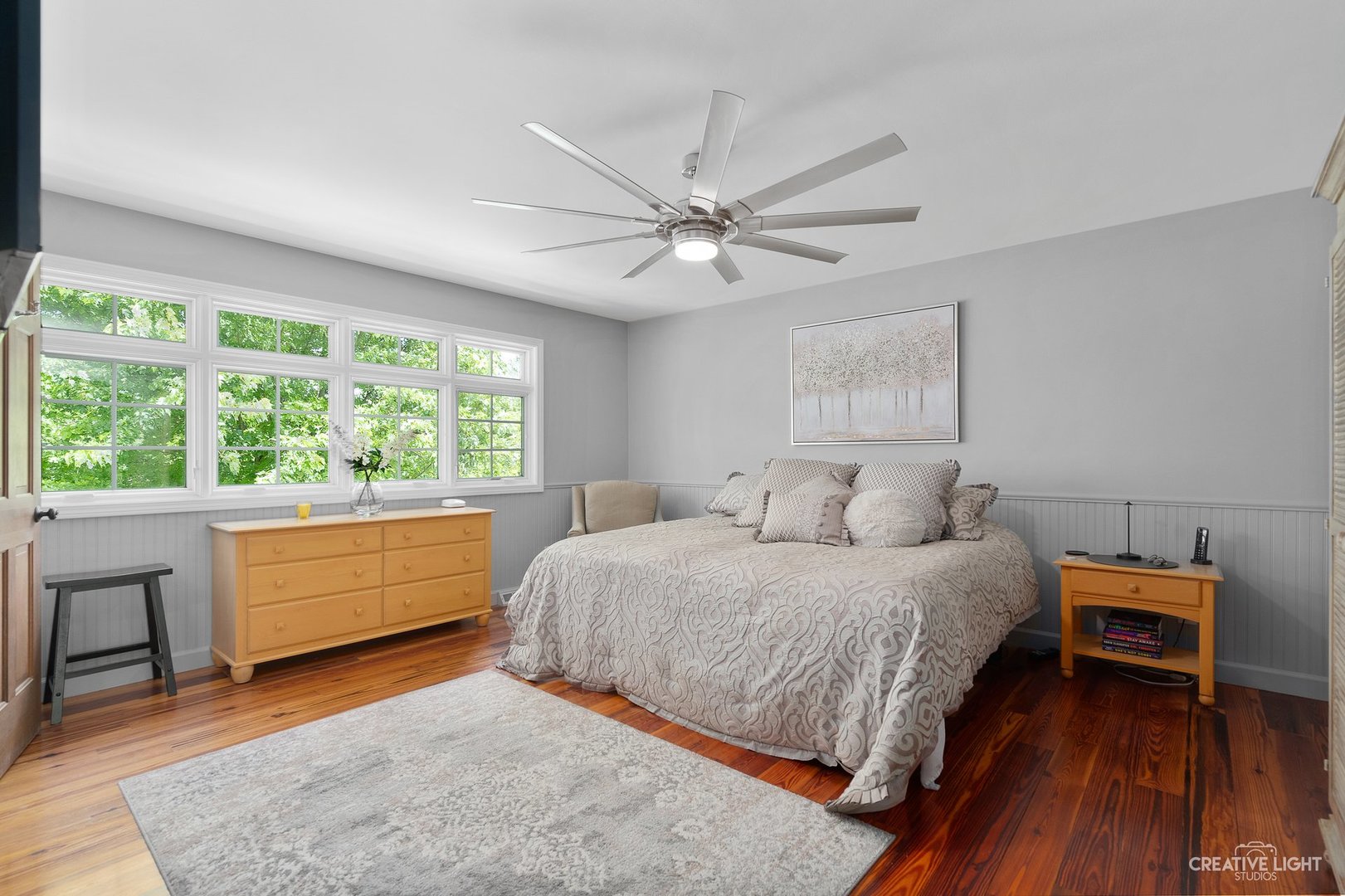 10 Aintree Road St. Charles, IL 60174 - Photo 14 of 34 a bedroom with a bed and a table
