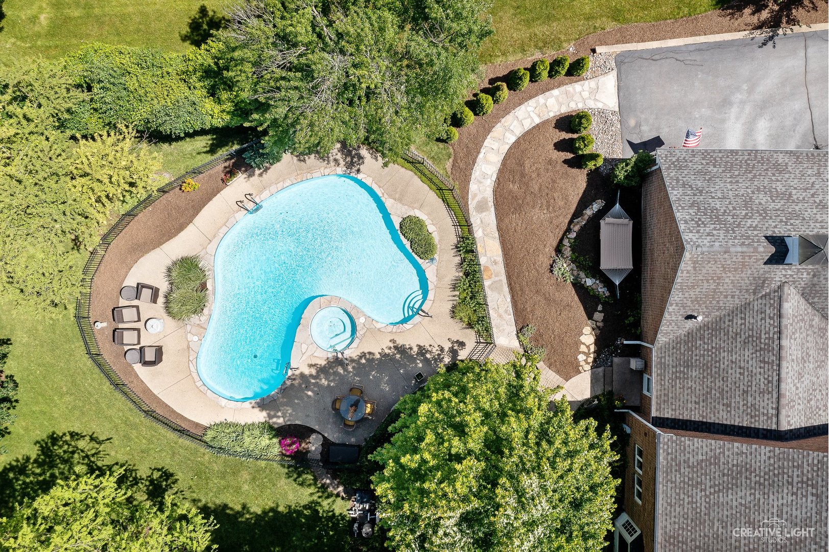 10 Aintree Road St. Charles, IL 60174 - Photo 31 of 34 an aerial view of a swimming pool