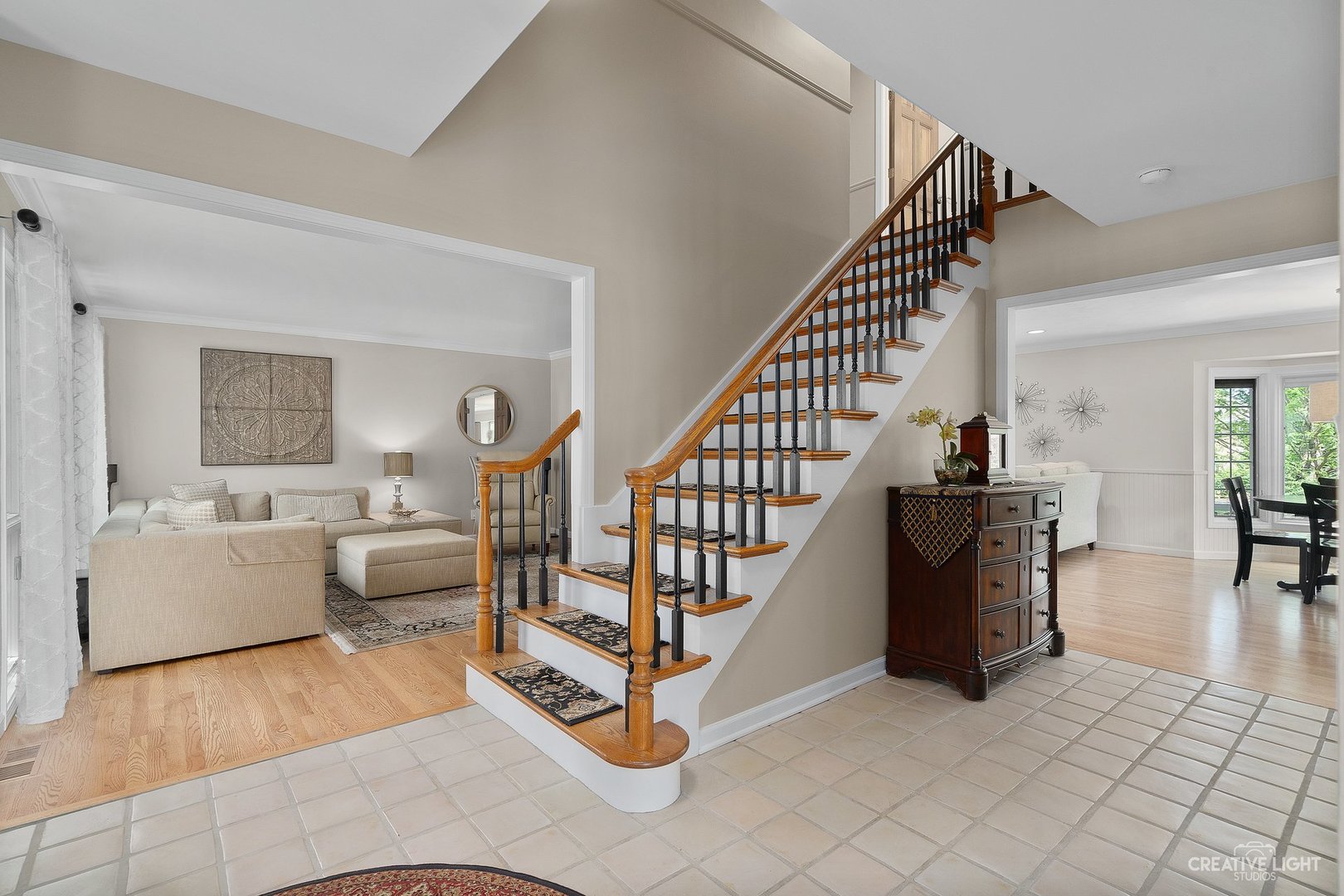 10 Aintree Road St. Charles, IL 60174 - Photo 4 of 34 a view of entryway and hall