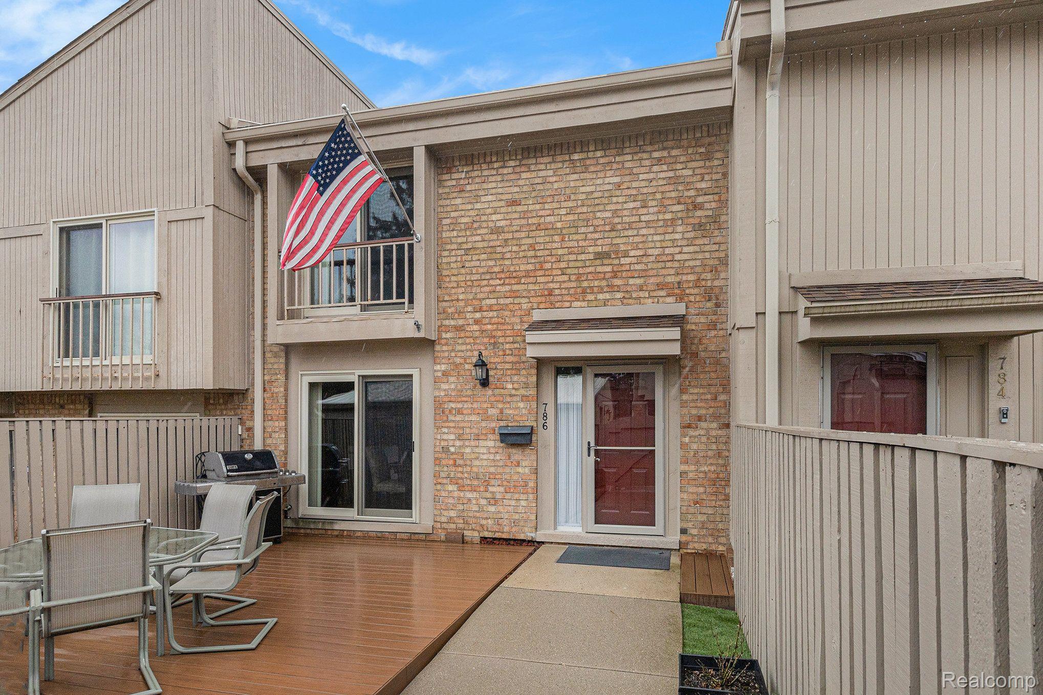 786 Oak Brook Ridge Drive Rochester, MI 48307 - Photo 2 of 31 Gallery Image 2