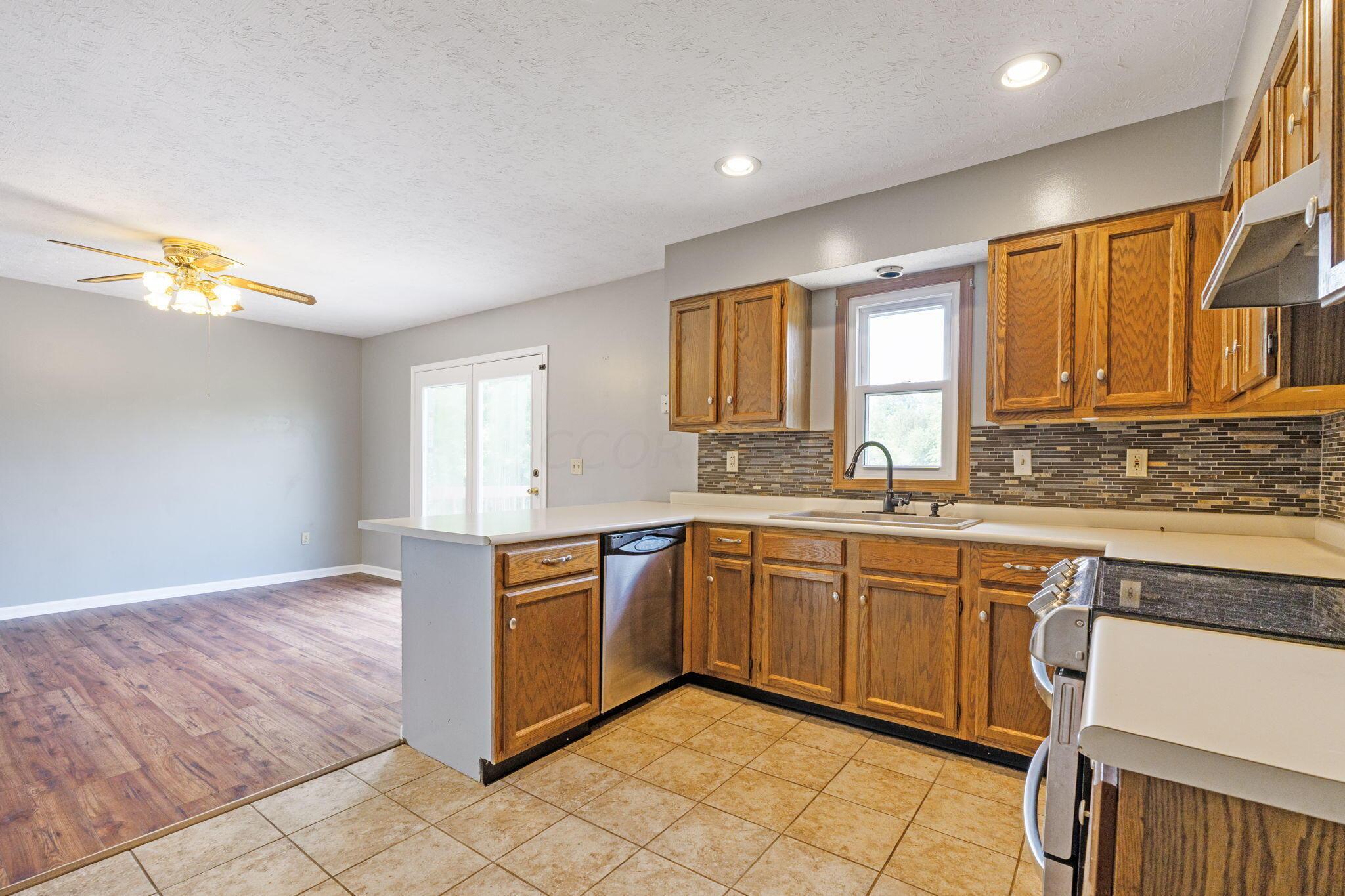 4120 Sintz Road Springfield, OH 45504 - Photo 15 of 64 Kitchen Dining
