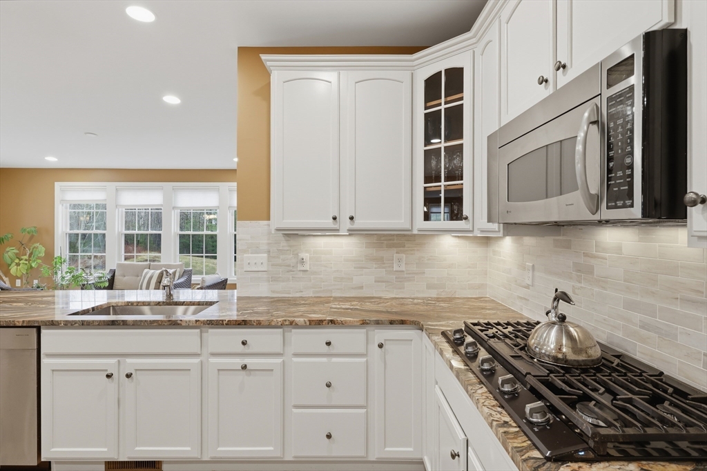 11 Howarth Drive Upton, MA 01568 - Photo 12 of 42