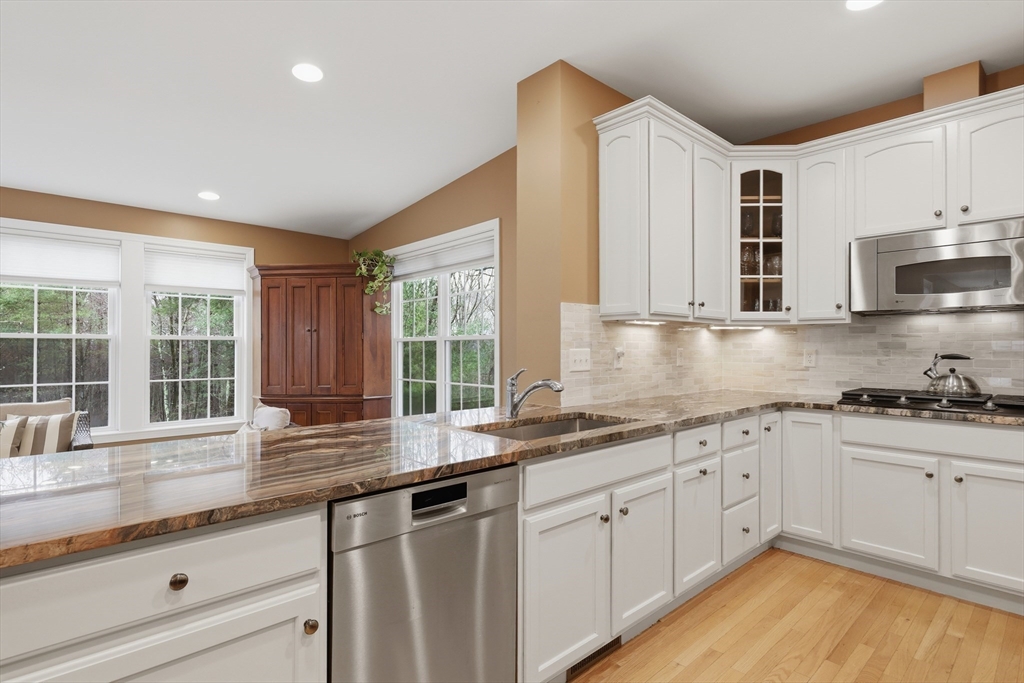 11 Howarth Drive Upton, MA 01568 - Photo 13 of 42