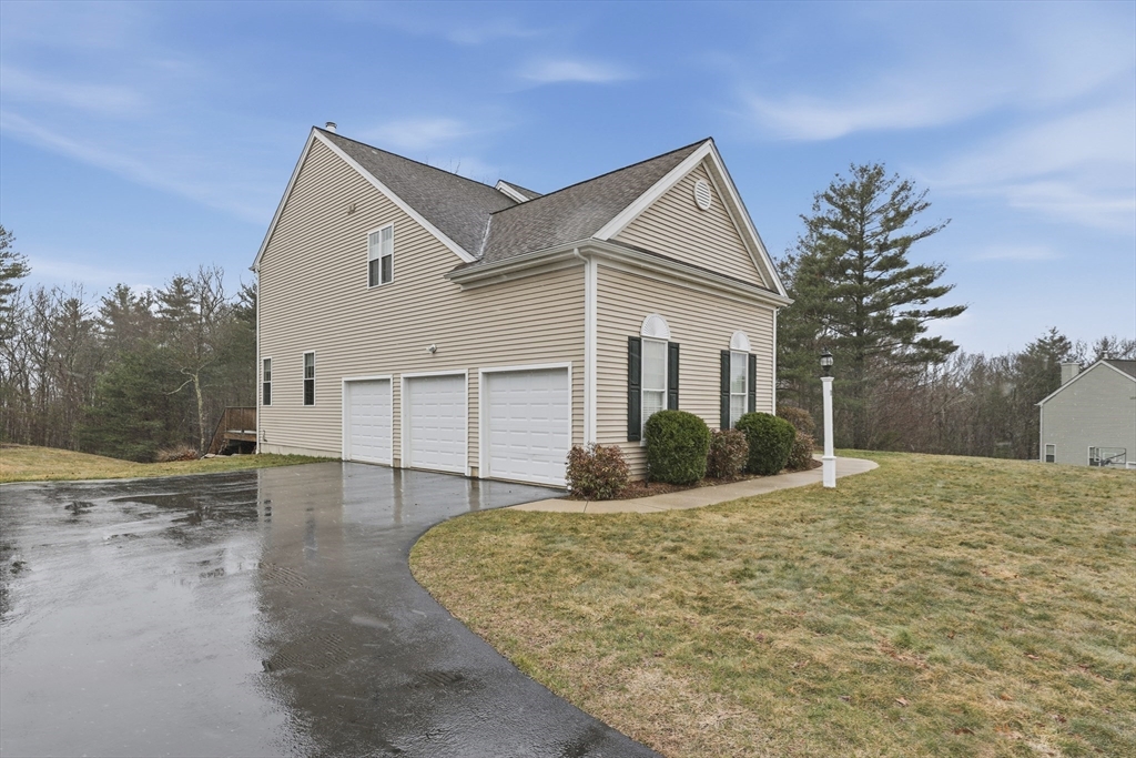 11 Howarth Drive Upton, MA 01568 - Photo 39 of 42