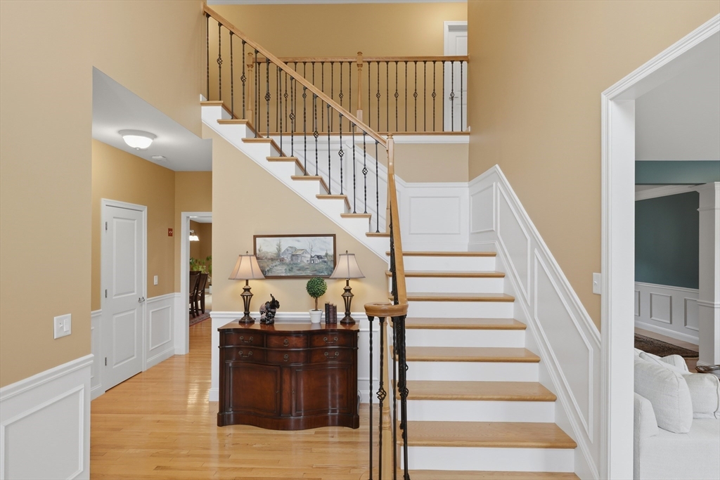 11 Howarth Drive Upton, MA 01568 - Photo 4 of 42