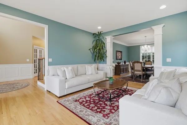 $1,188,000 | 11 Howarth Drive, Upton, MA 01568