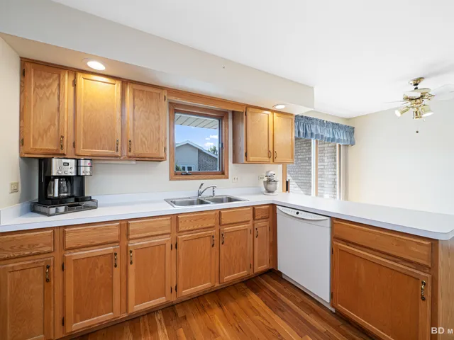 $345,000 | 16139 Lake Villa Avenue, Tinley Park, IL 60477