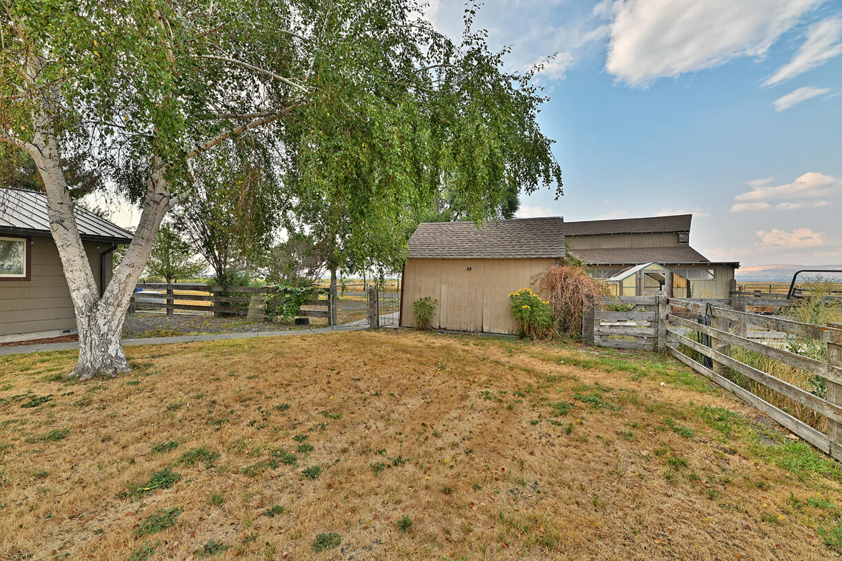 9151 Springlake Road Klamath Falls, OR 97603 - Photo 25 of 32 DSC_7346