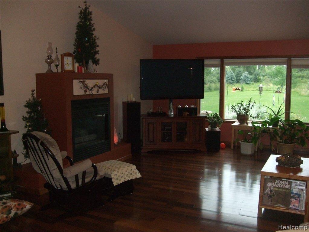 6182 Metcalf Road Jeddo, MI 48032 - Photo 4 of 16 DSCF0244.JPG