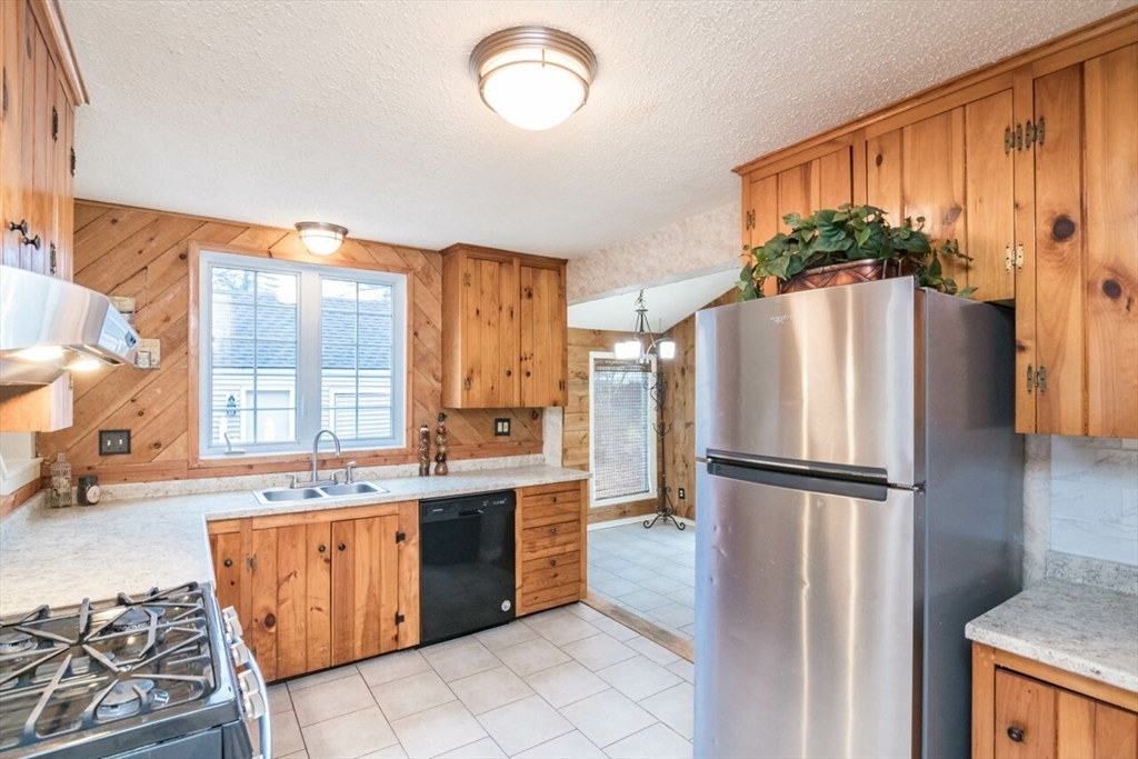 170 Parkerview Street Springfield, MA 01129 - Photo 12 of 37 Gallery Image 12