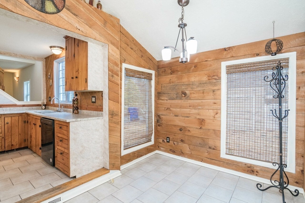 170 Parkerview Street Springfield, MA 01129 - Photo 18 of 37 Gallery Image 18