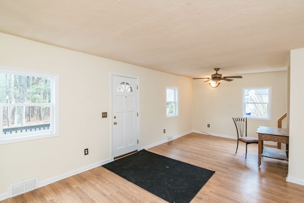 170 Parkerview Street Springfield, MA 01129 - Photo 7 of 37 Gallery Image 7