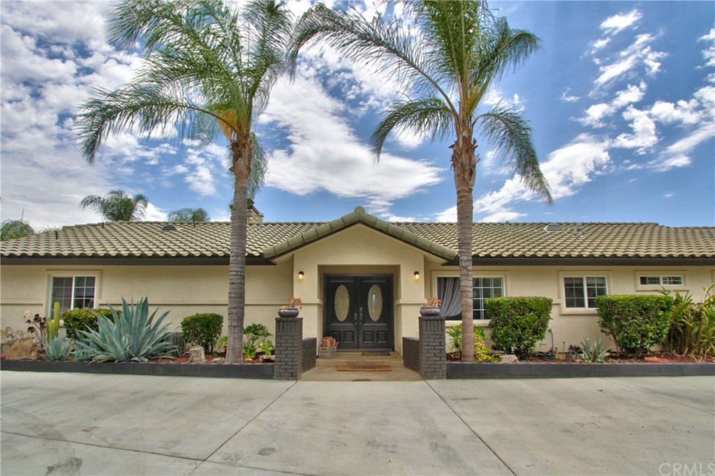 36900 Vía Broza Temecula, CA 92592 - Photo 2 of 70