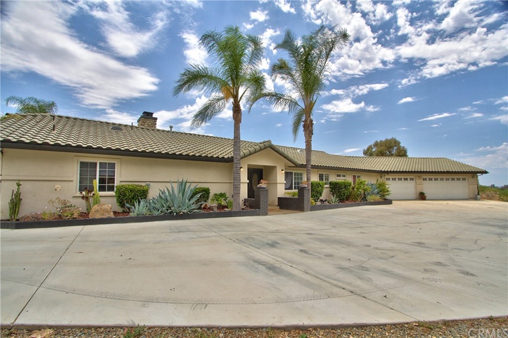 36900 Vía Broza Temecula, CA 92592 - Photo 3 of 70