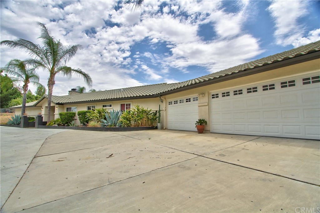 36900 Vía Broza Temecula, CA 92592 - Photo 5 of 70