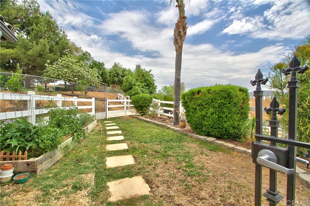 36900 Vía Broza Temecula, CA 92592 - Photo 41 of 70