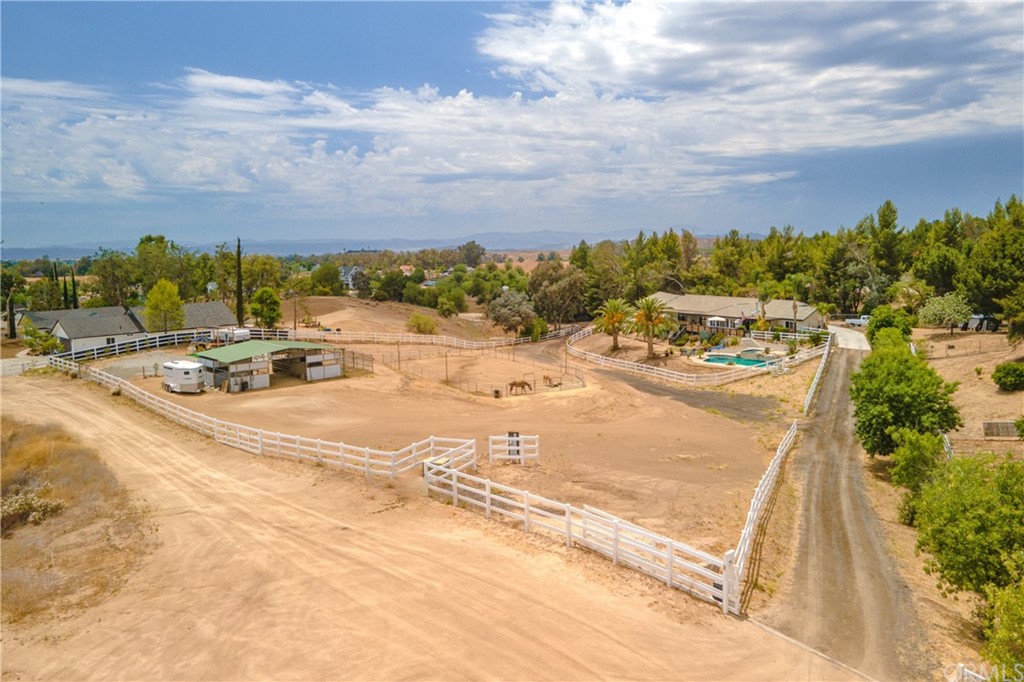 36900 Vía Broza Temecula, CA 92592 - Photo 6 of 70